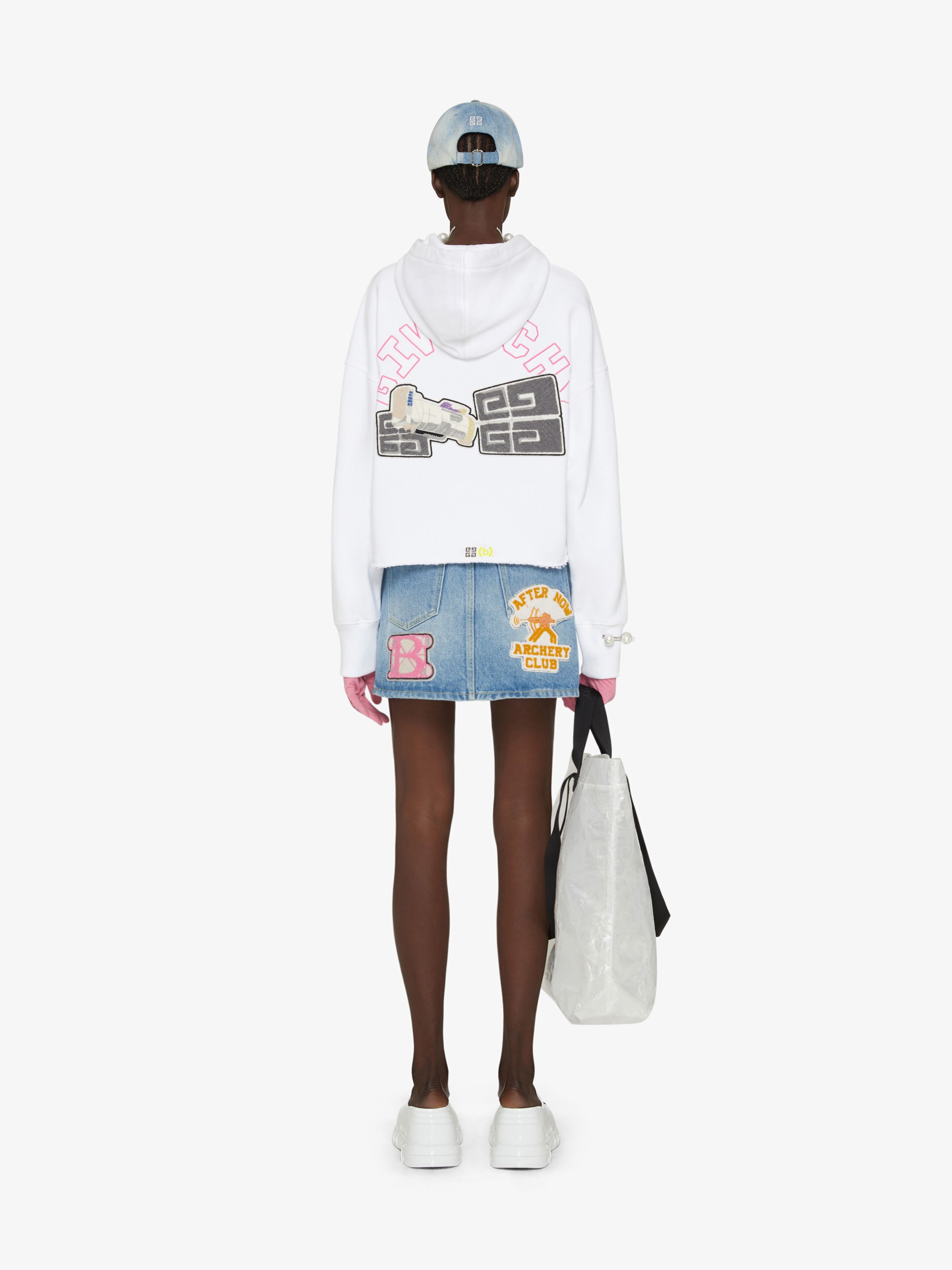 CROPPED HOODIE WITH EMBROIDERED PATCHES - 4