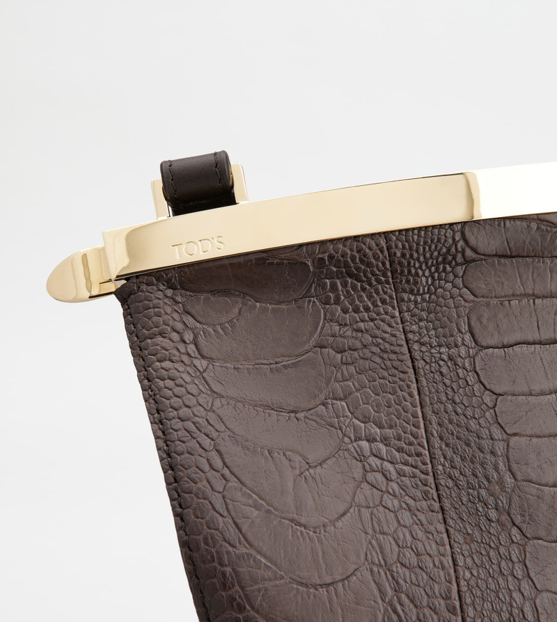 TOD'S MAGENTA BAG BUCKET BAG IN OSTRICH SMALL - BROWN 5