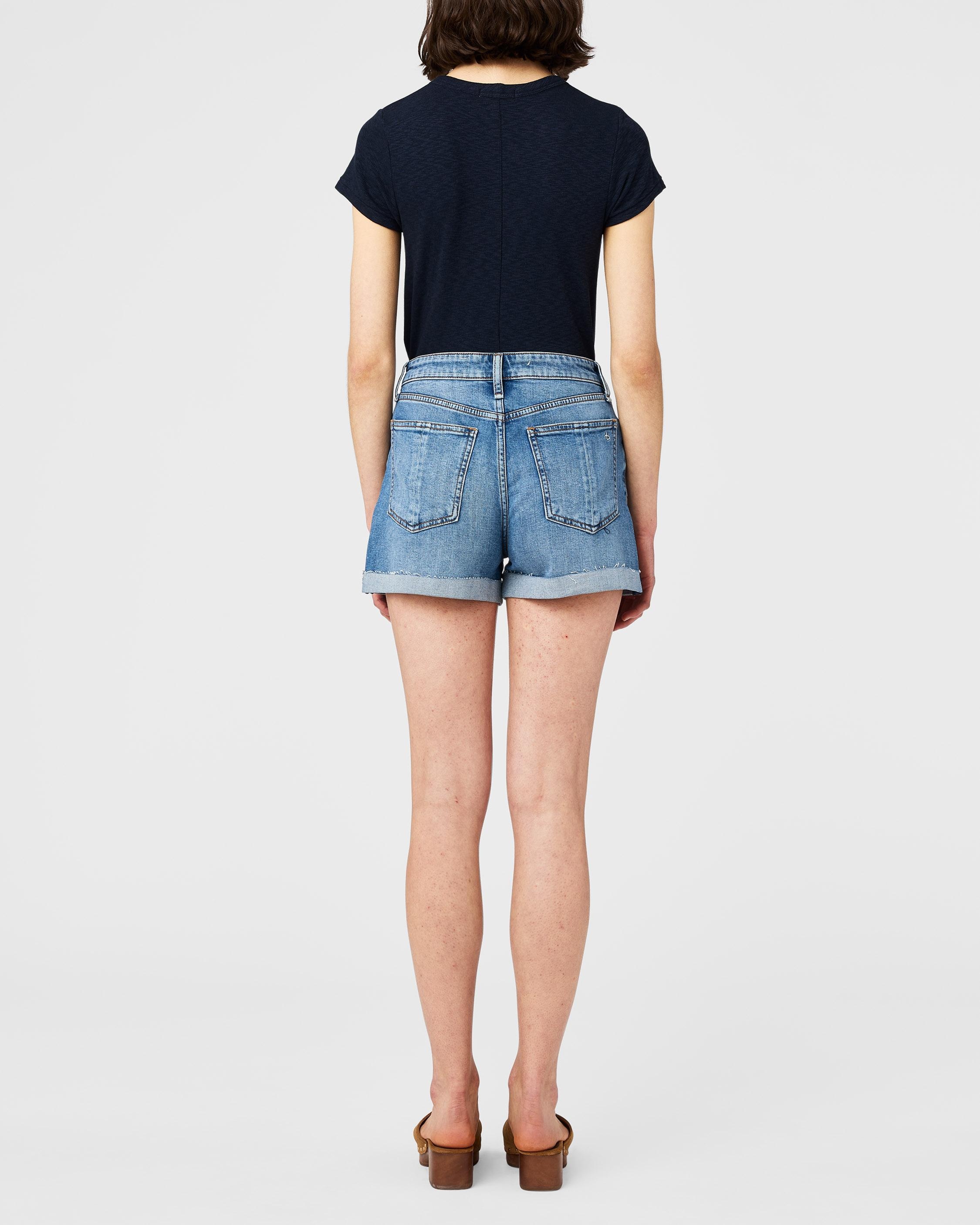 Nina 3" Short - Paeonia
High-Rise Comfort Stretch Short - 3