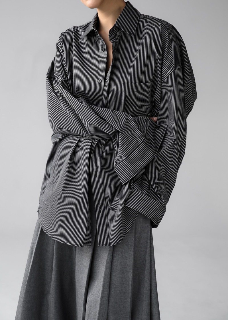 Lioris Oversized Shirt - Black/White Stripe 10