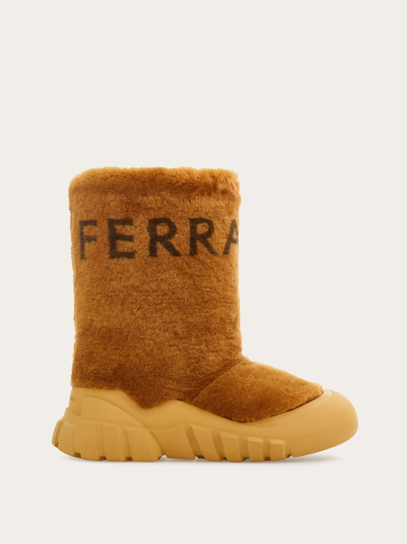 Shearling ski boot 1