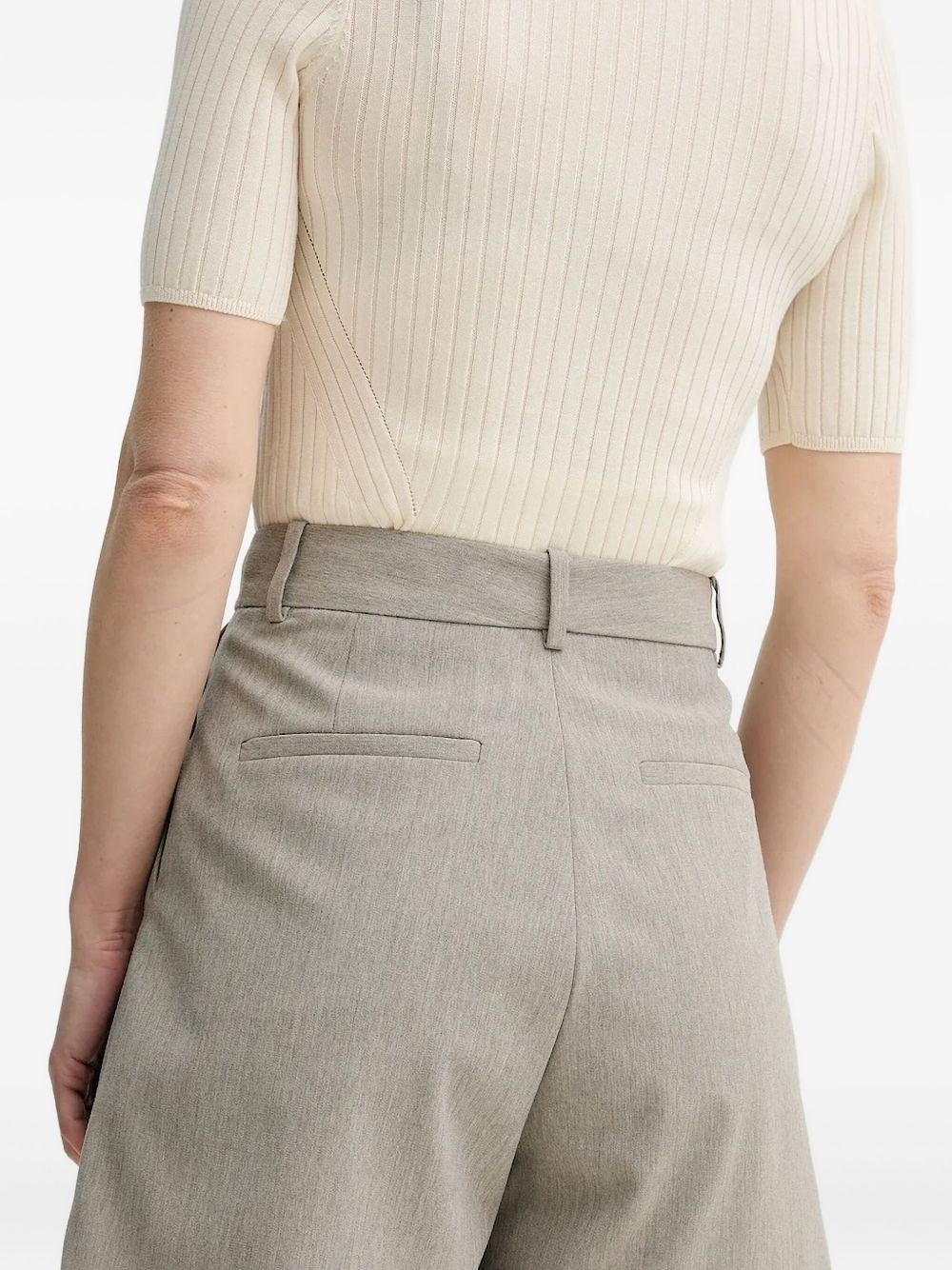 pleated concealed-fastening shorts - 2