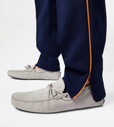 Tod's GOMMINO DRIVING SHOES IN NUBUCK - GREY outlook