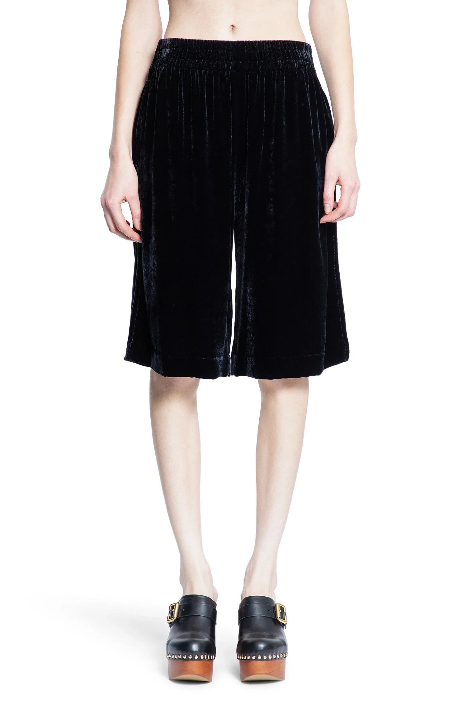 Fluid-Bermuda-Shorts-In-Liquid-Velvet - 2