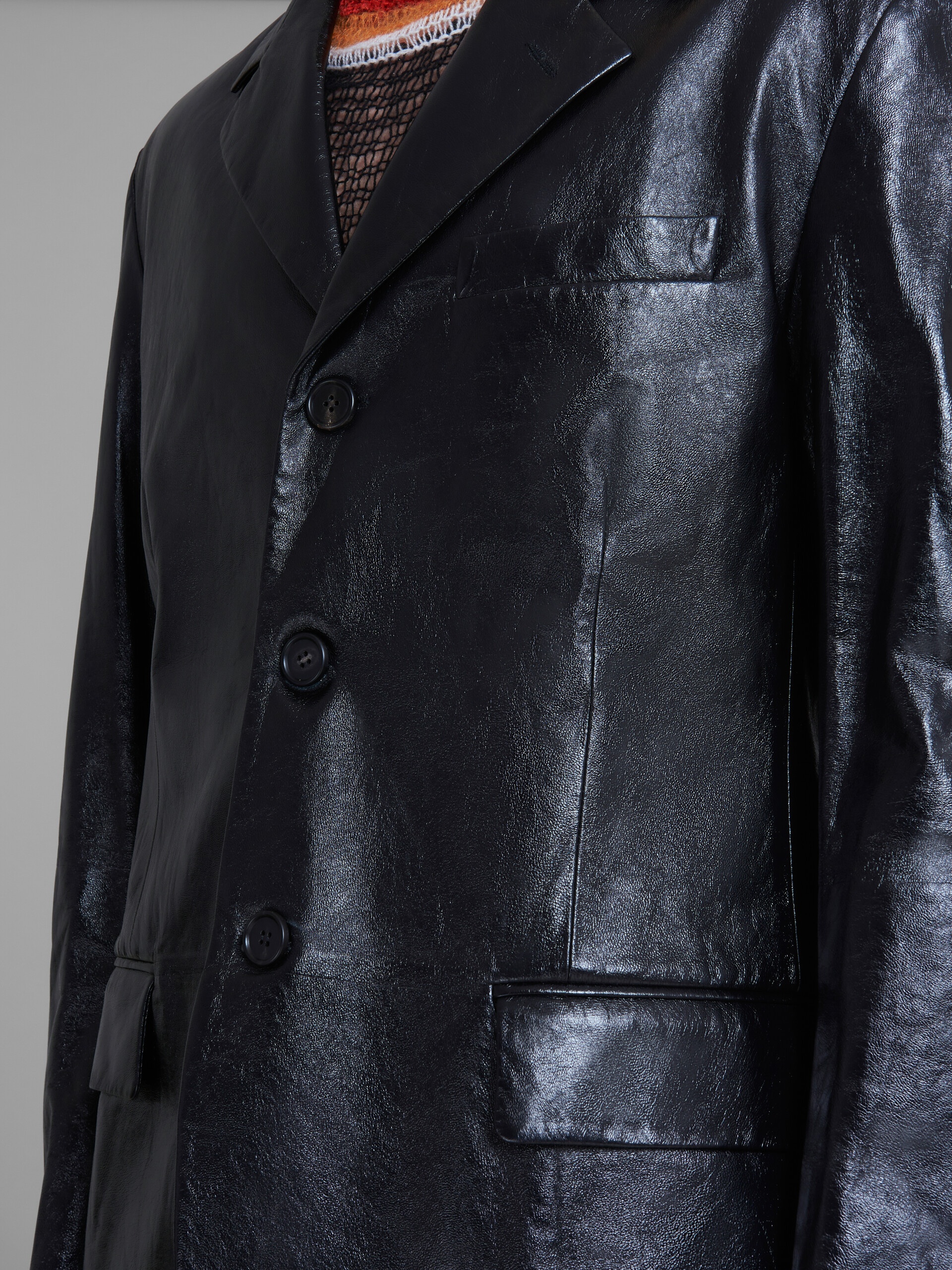 BLACK SINGLE-BREASTED BLAZER IN ULTRALIGHT NAPLAK LEATHER - 5