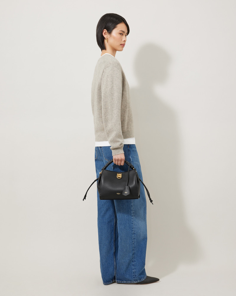 Mulberry Small Iris
Black & Midnight Heavy Grain outlook