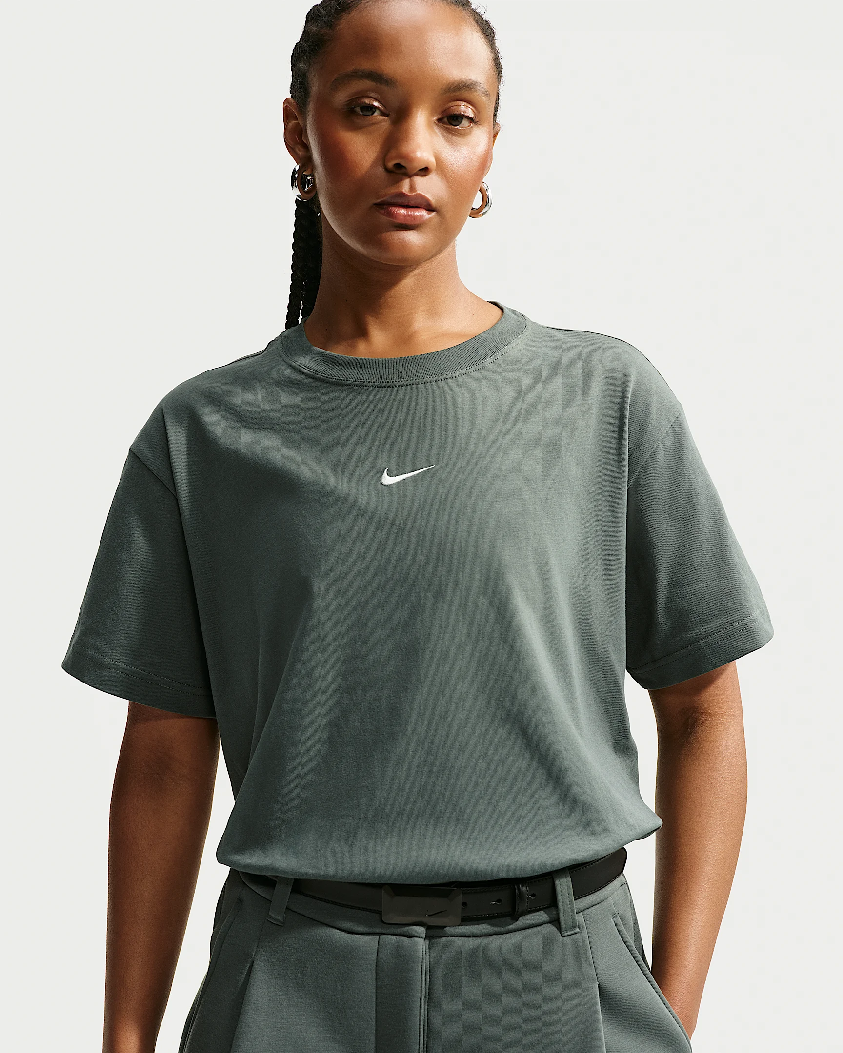 Nike Sportswear Classic Women's Oversized T-Shirt - 1