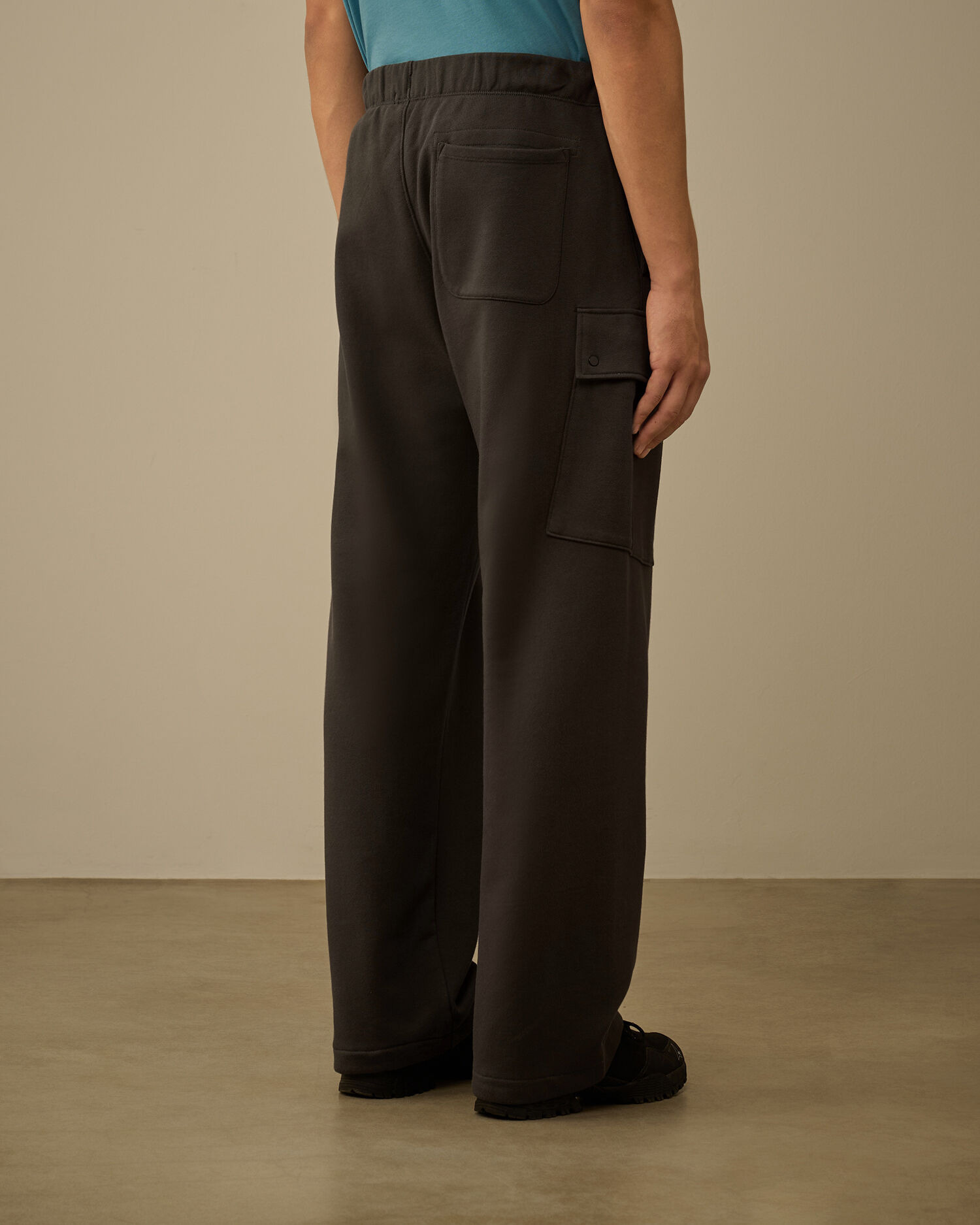 Diagonal Raised Fleece Cargo Sweatpants - 4