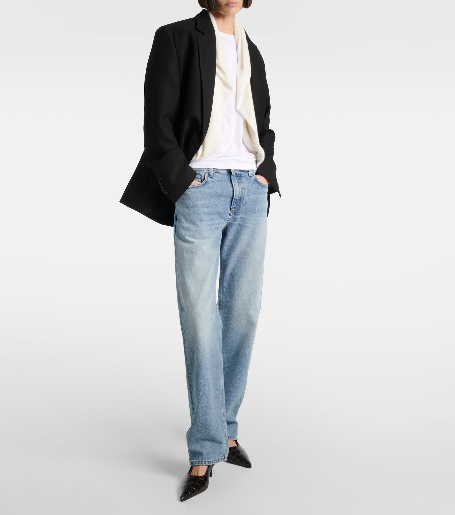 Faded low-rise straight jeans - 2