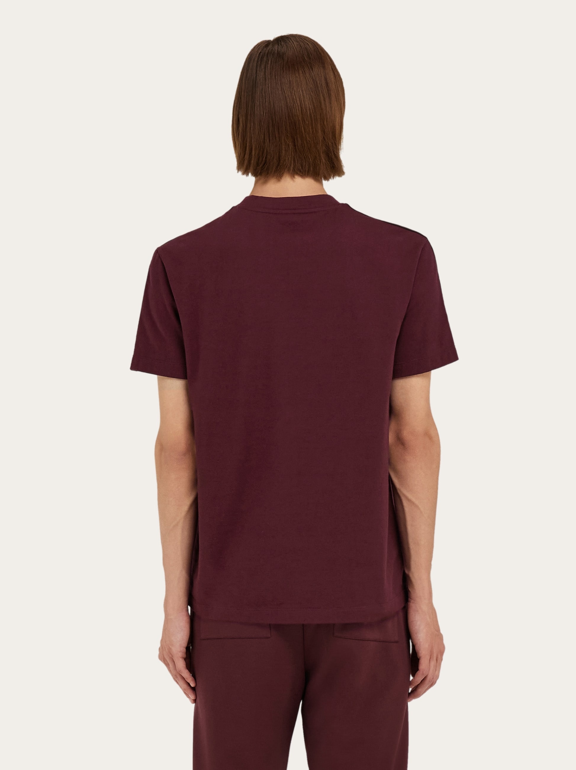 Short sleeved t-shirt with contrasting stripe - 4
