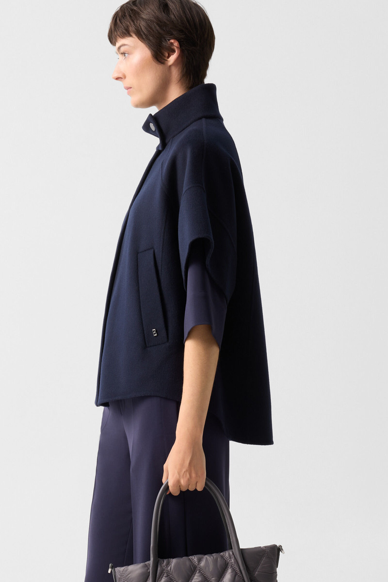 Venice wool vest in Navy blue 7