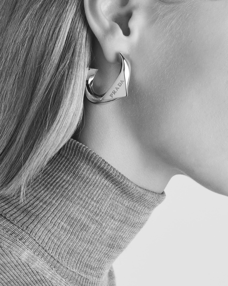 Eternal Gold medium earrings in yellow gold 5