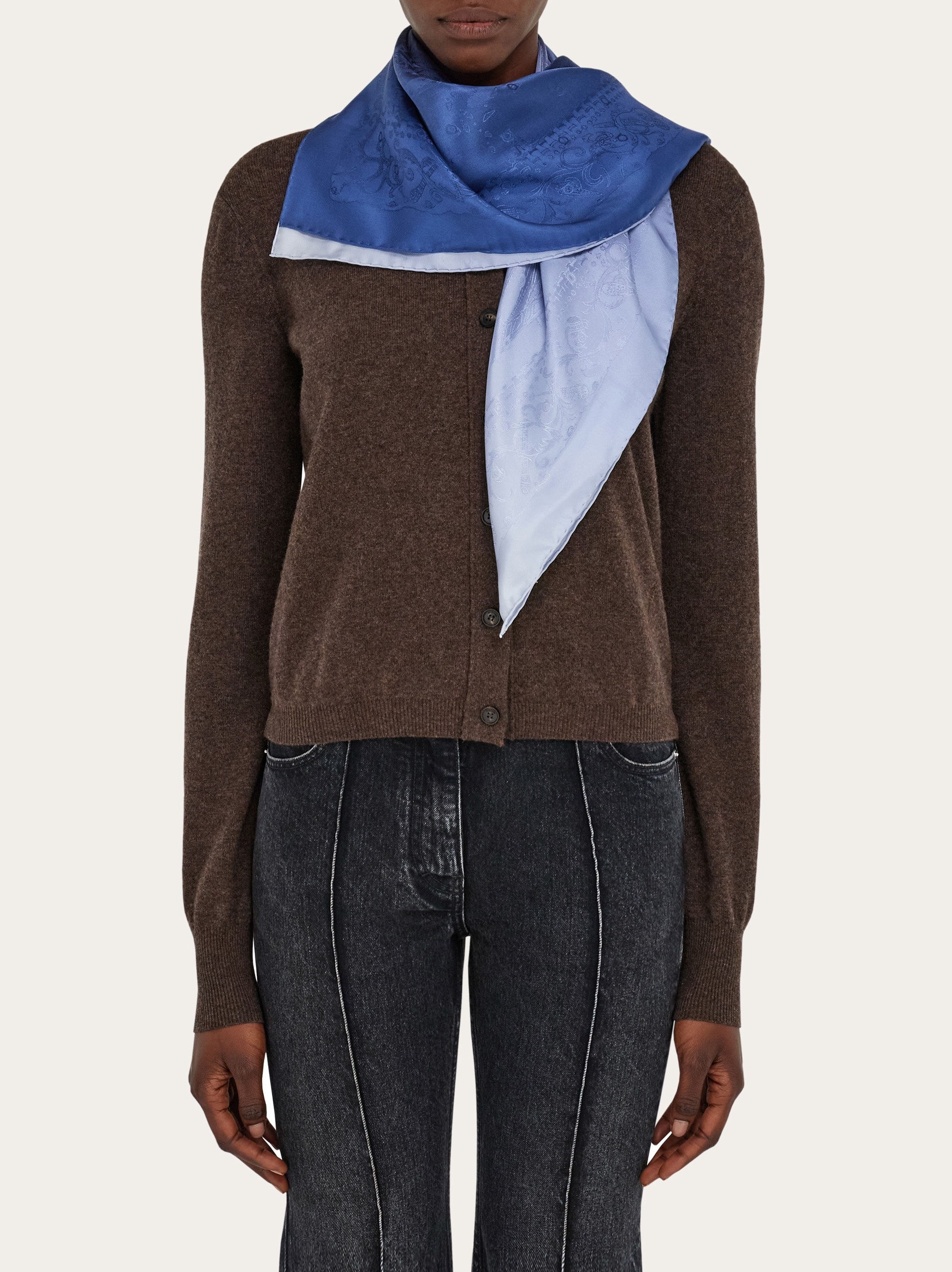 Silk jacquard scarf with palazzo motif - 3