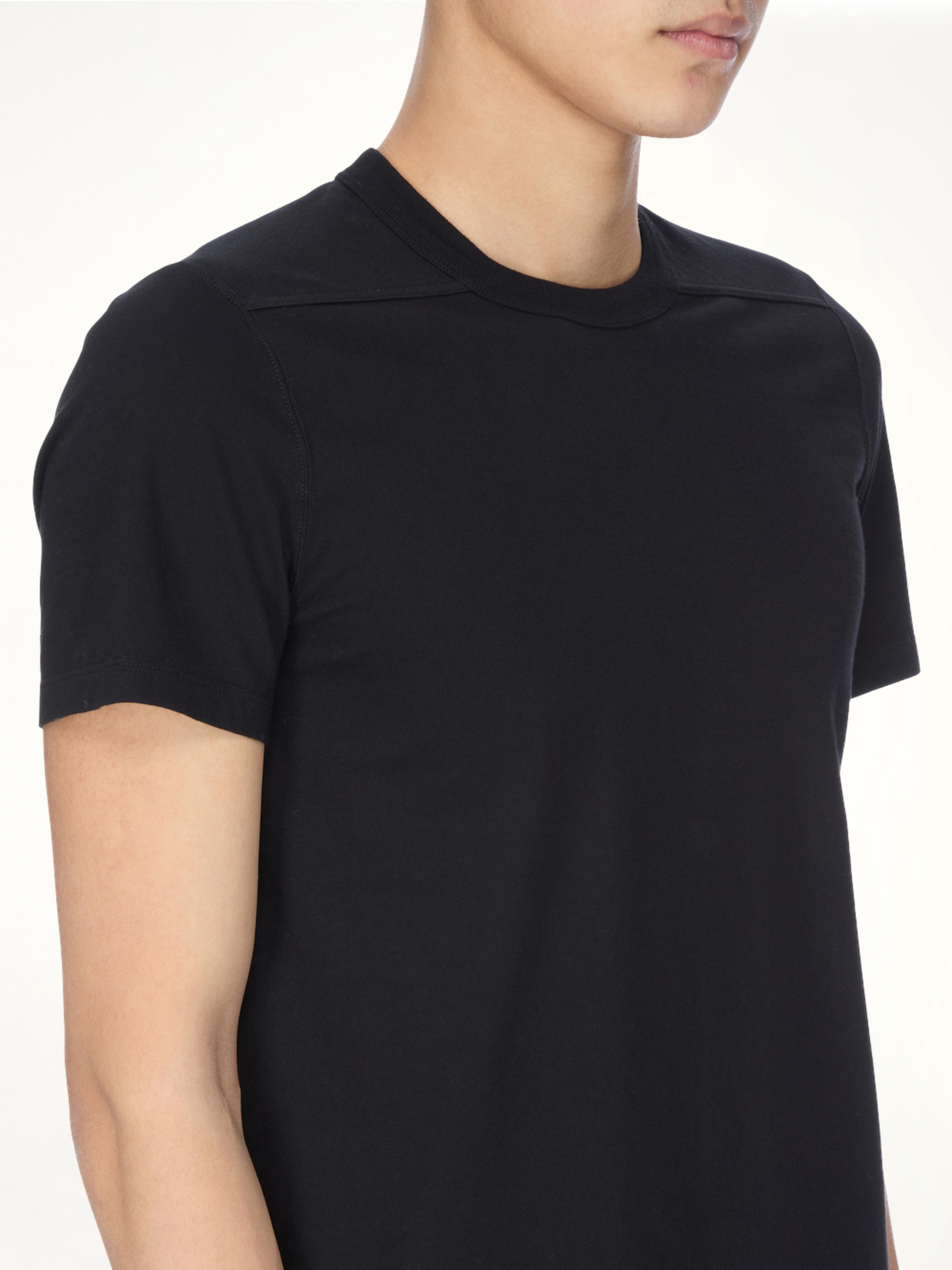Short Level T in Black - 2