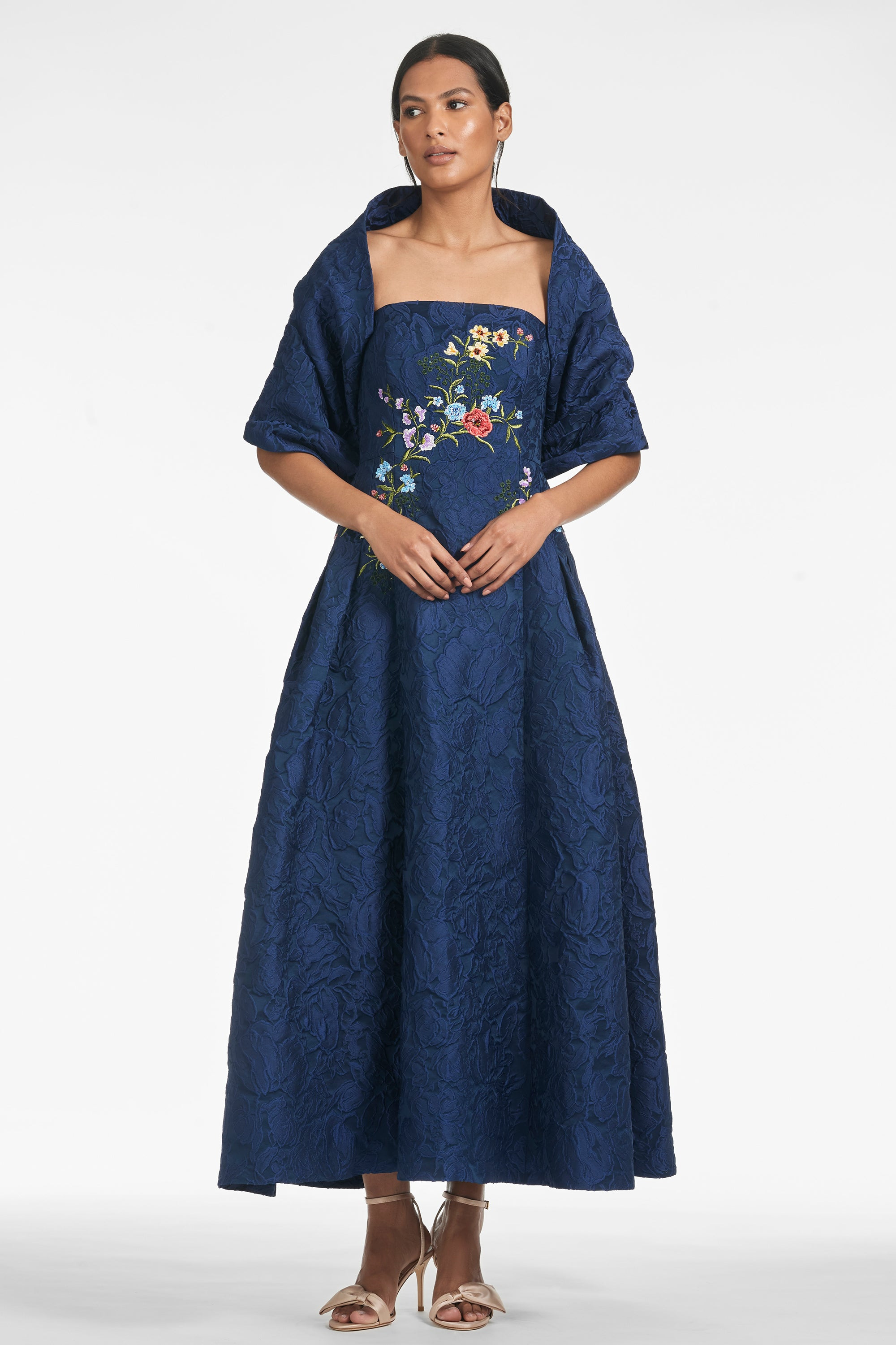 THE HUG SHAWL - MIDNIGHT JACQUARD CLOQUE - 2