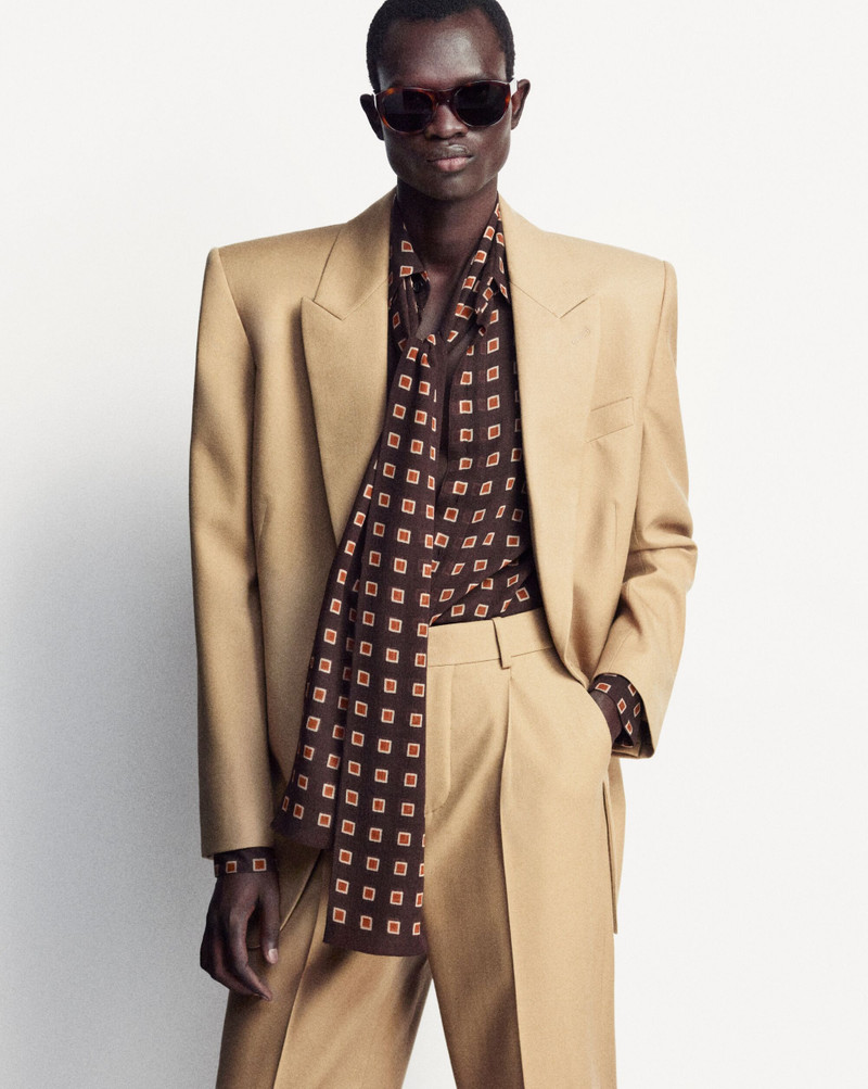 SAINT LAURENT LAVALLIÈRE IN SQUARE WOOL outlook