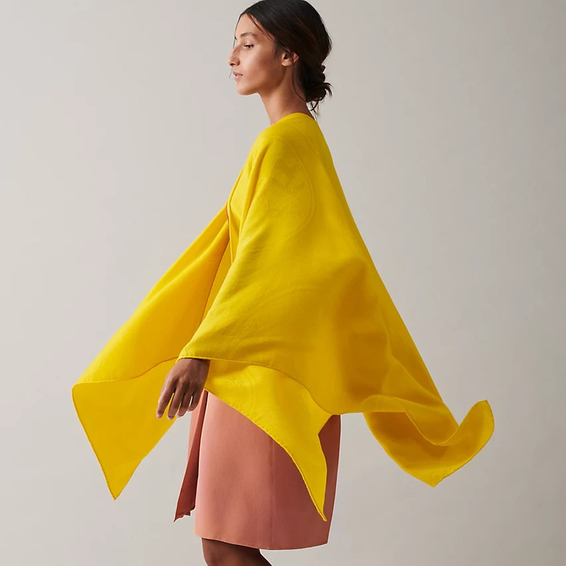 Hermès New Libris poncho outlook