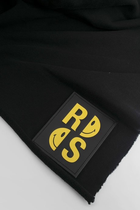 Raf simons x smiley black fleece blanket with badges and pins - 2