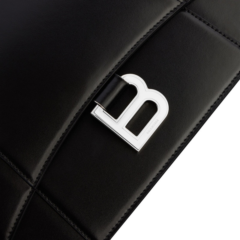 Women's Hourglass Medium Flap Bag in Black 4