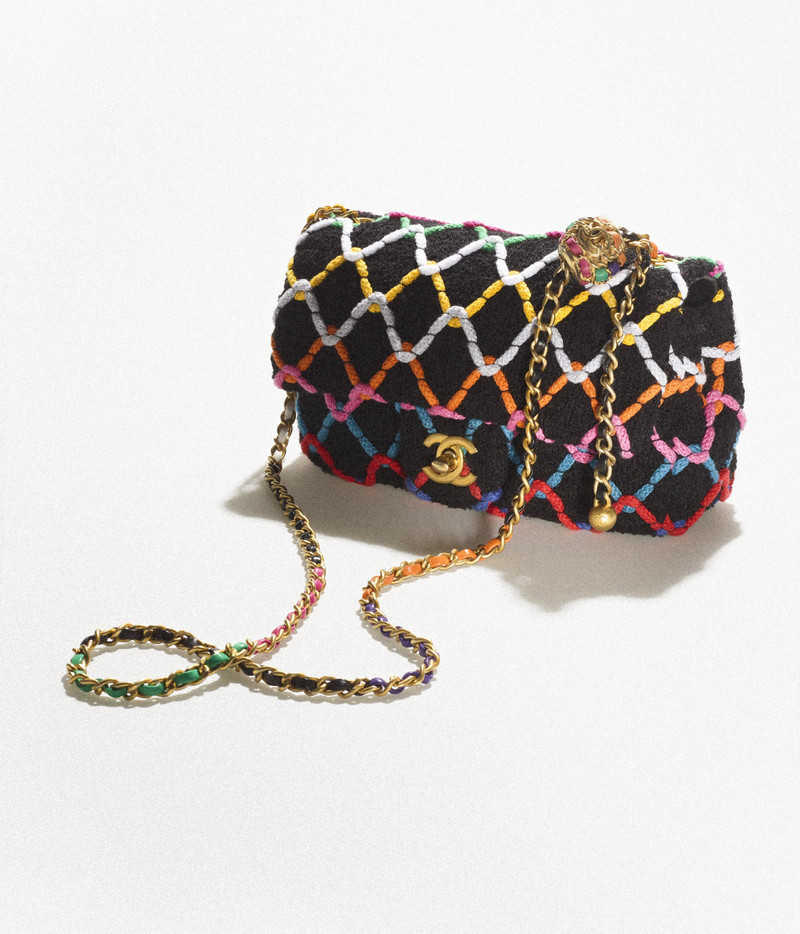 CHANEL Mini Flap Bag outlook