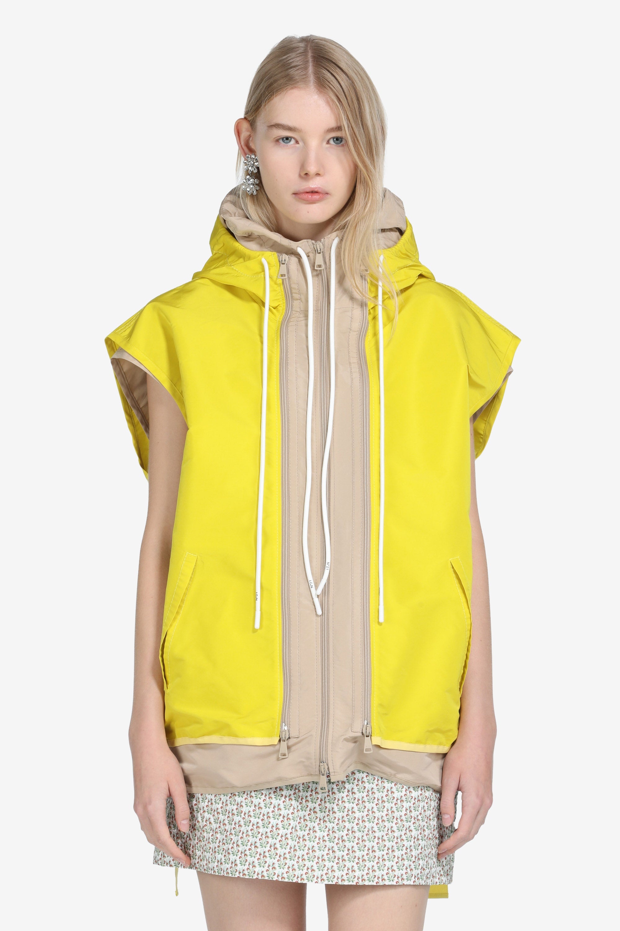 TWO-TONE ZIPPED HOODED VEST - 1
