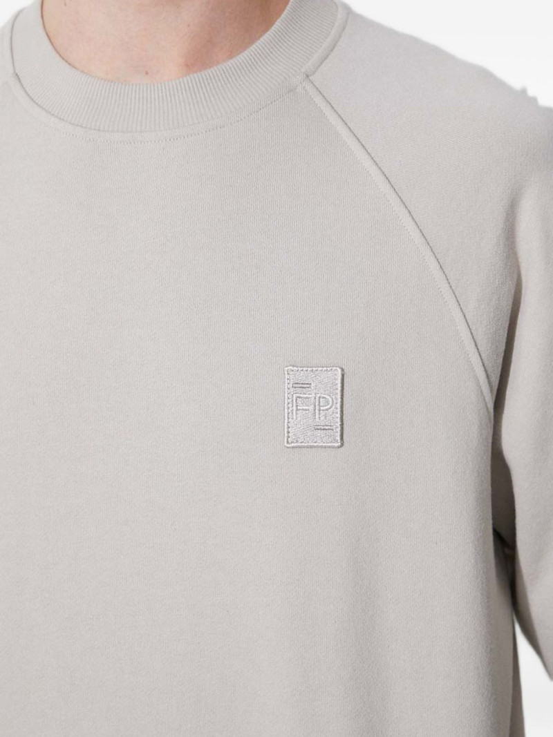 raglan-sleeves sweatshirt 6