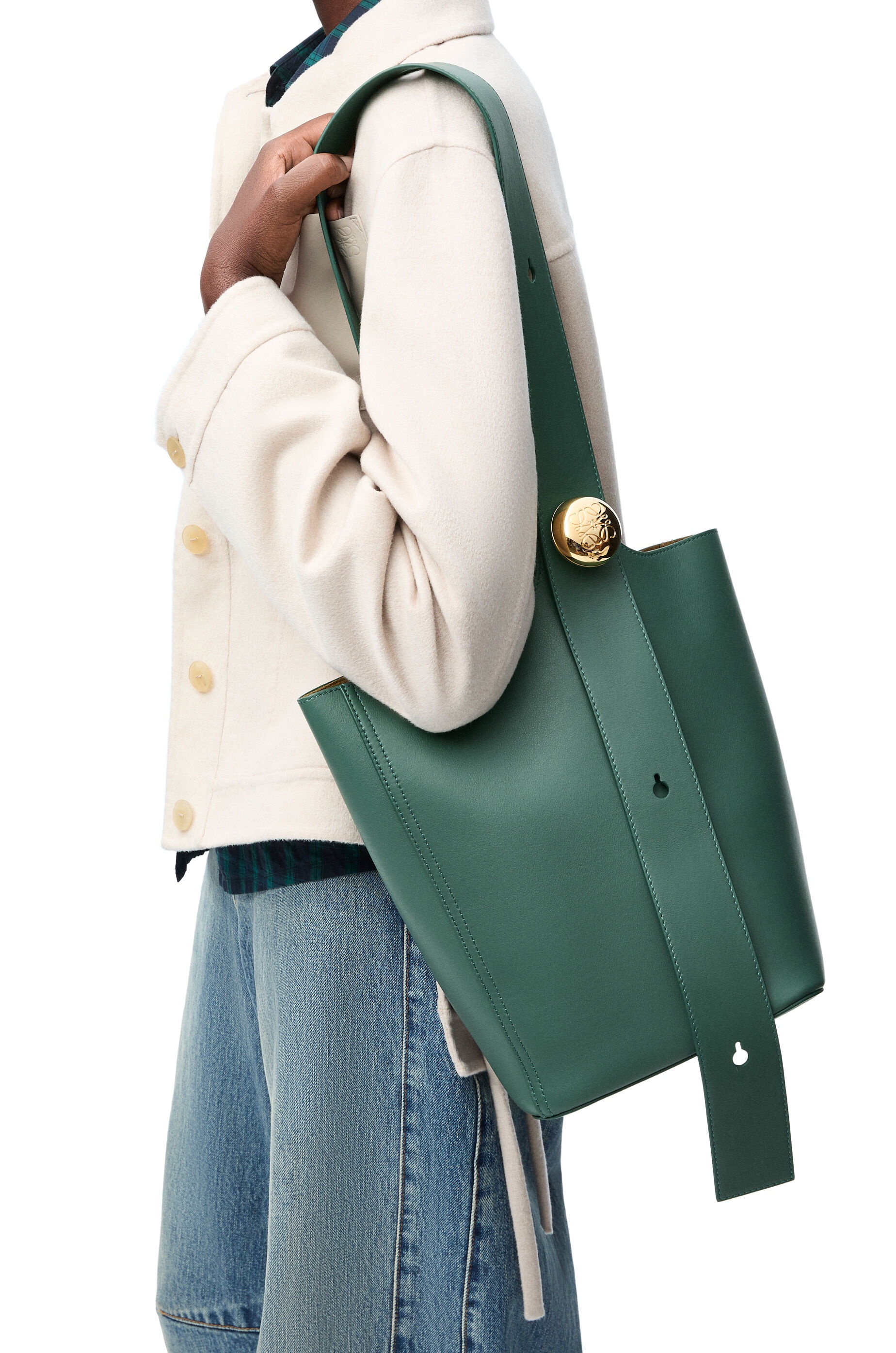 Medium Pebble bucket in smooth calfskin - 2
