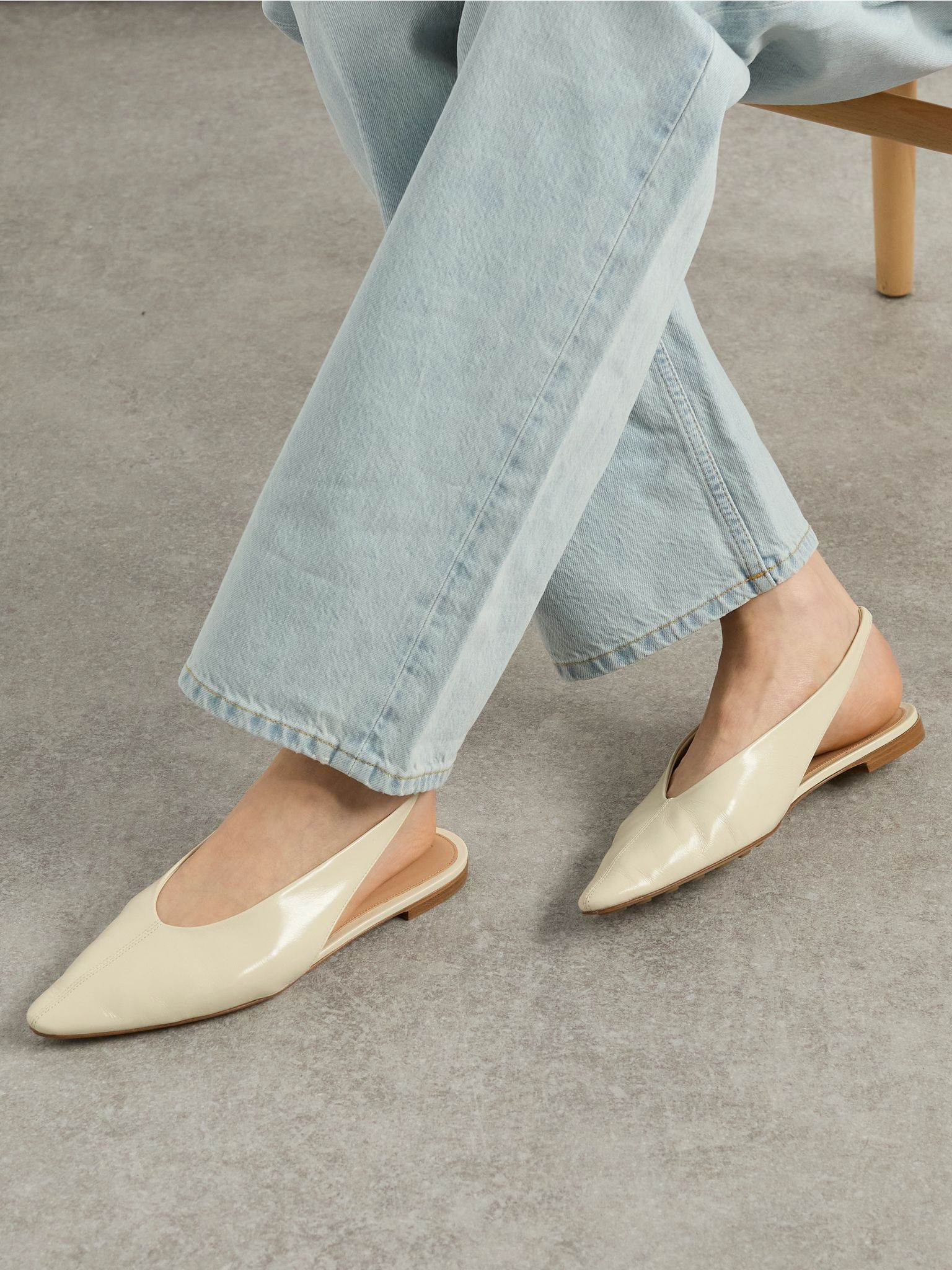 Sofia leather slingback point-toe flats Cream - 2