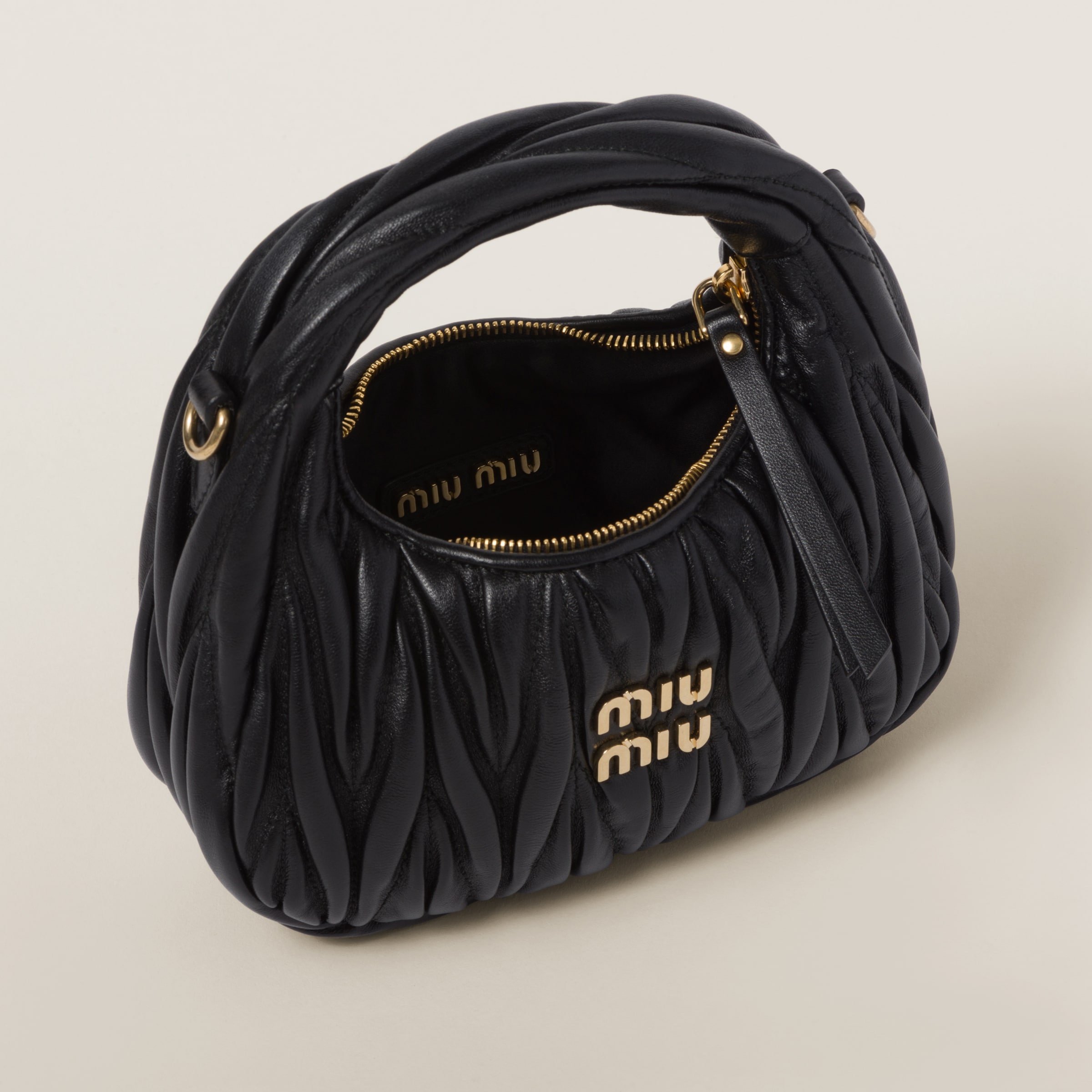 MiuMiu＊Wander matelasse nappa ホーボーミニバッグ＊送料込 Miu Miu Wander matelassé nappa leather hobo mini-bag