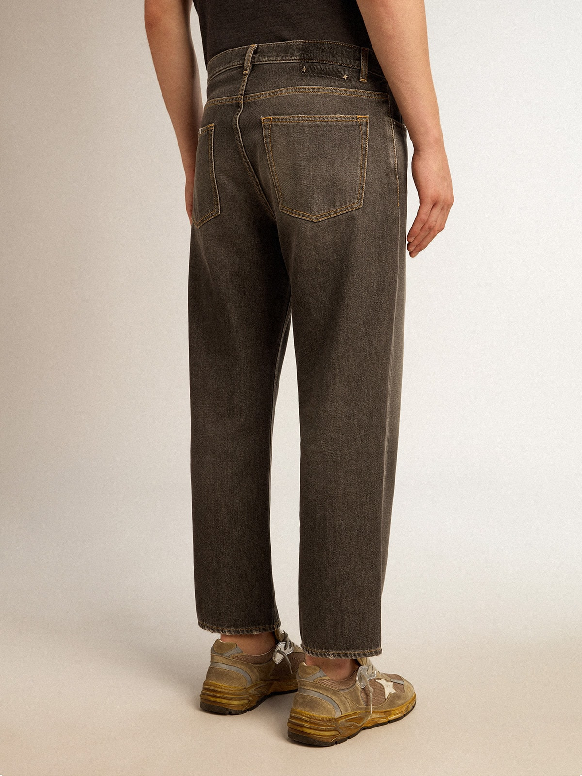 Men’s stonewashed-effect black jeans - 3