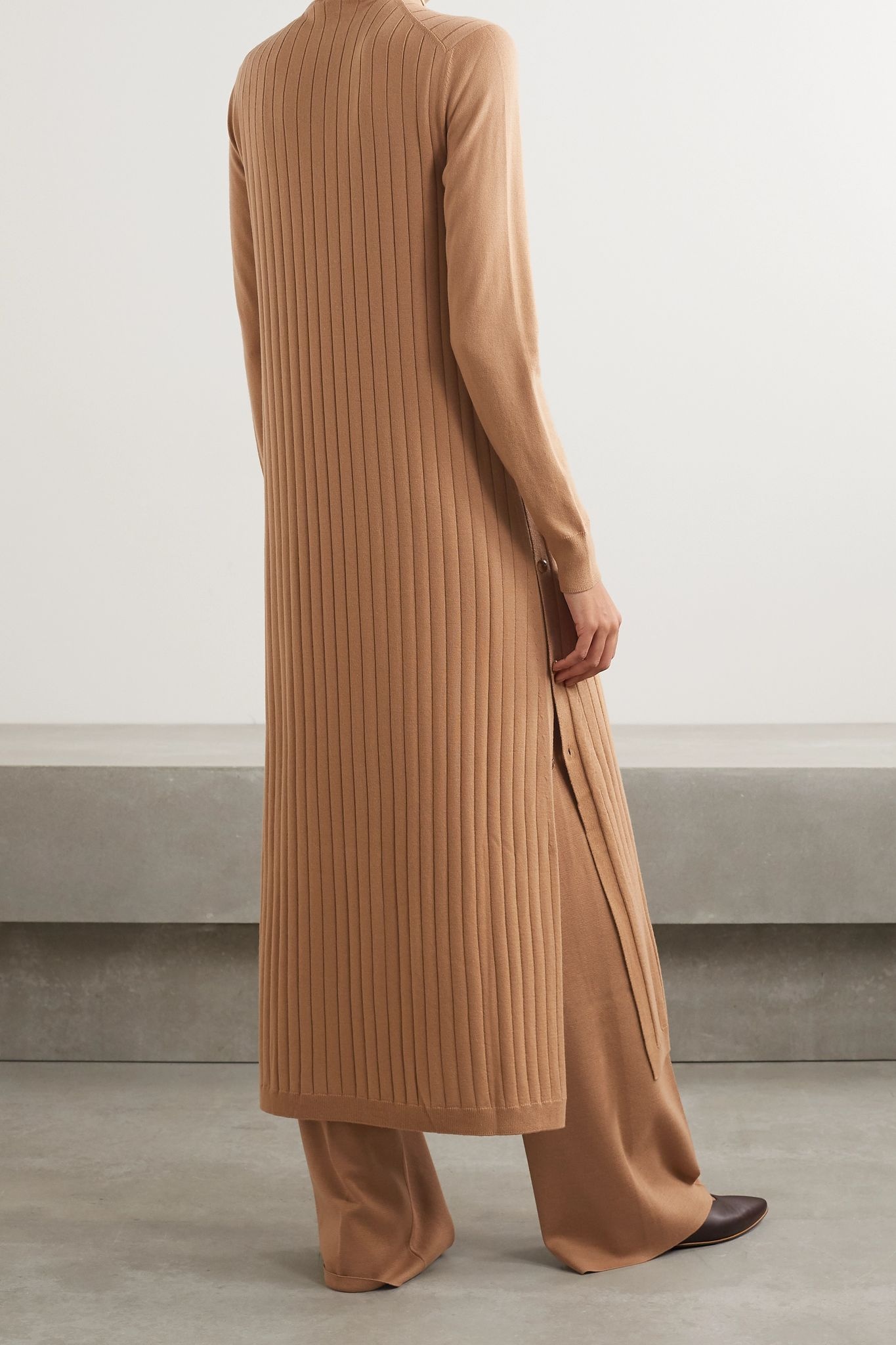 Times Square ribbed cashmere turtleneck midi dress - 4