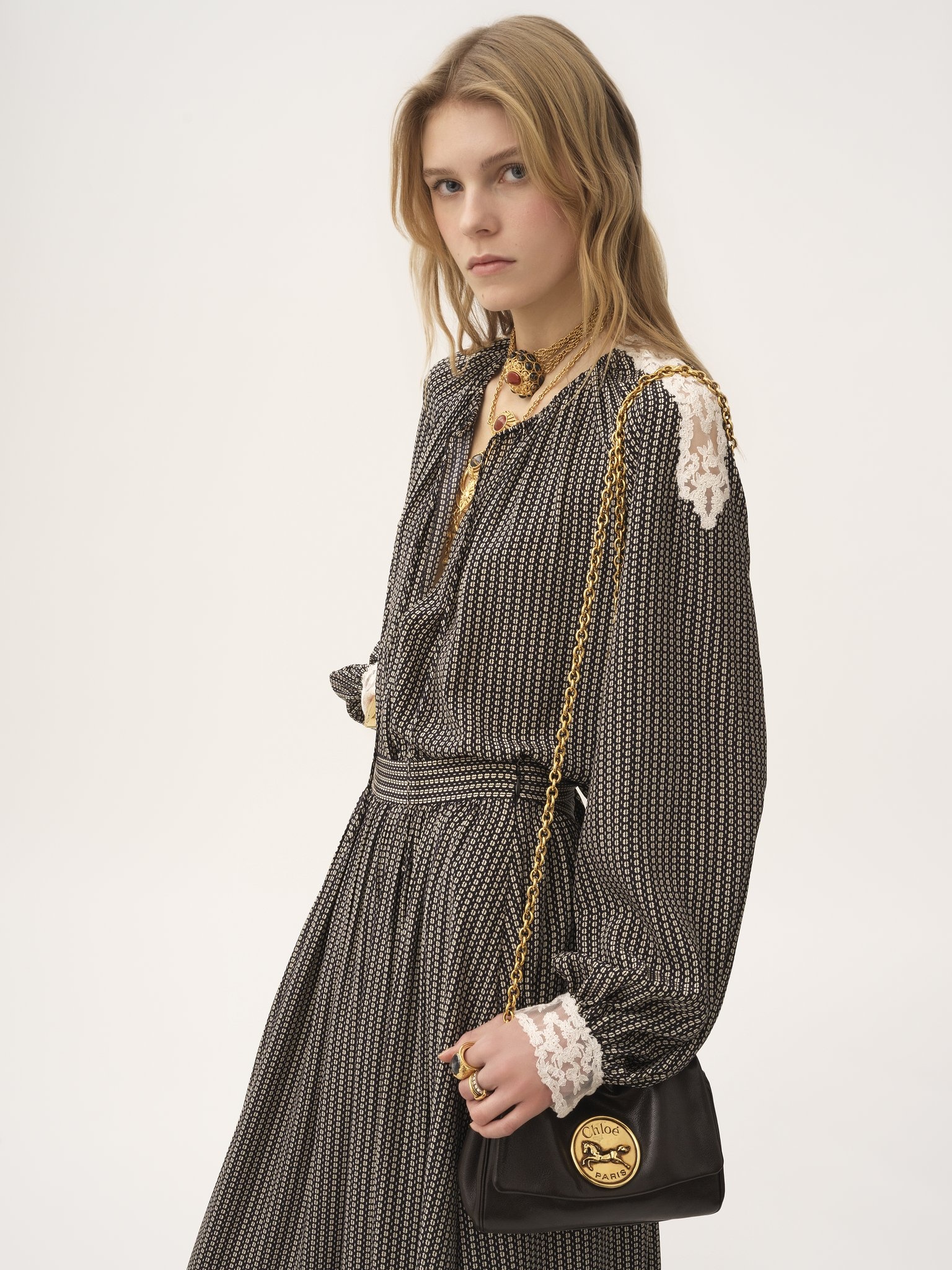 OPEN-NECK TOP IN CRÊPE DE CHINE & LACE - 4