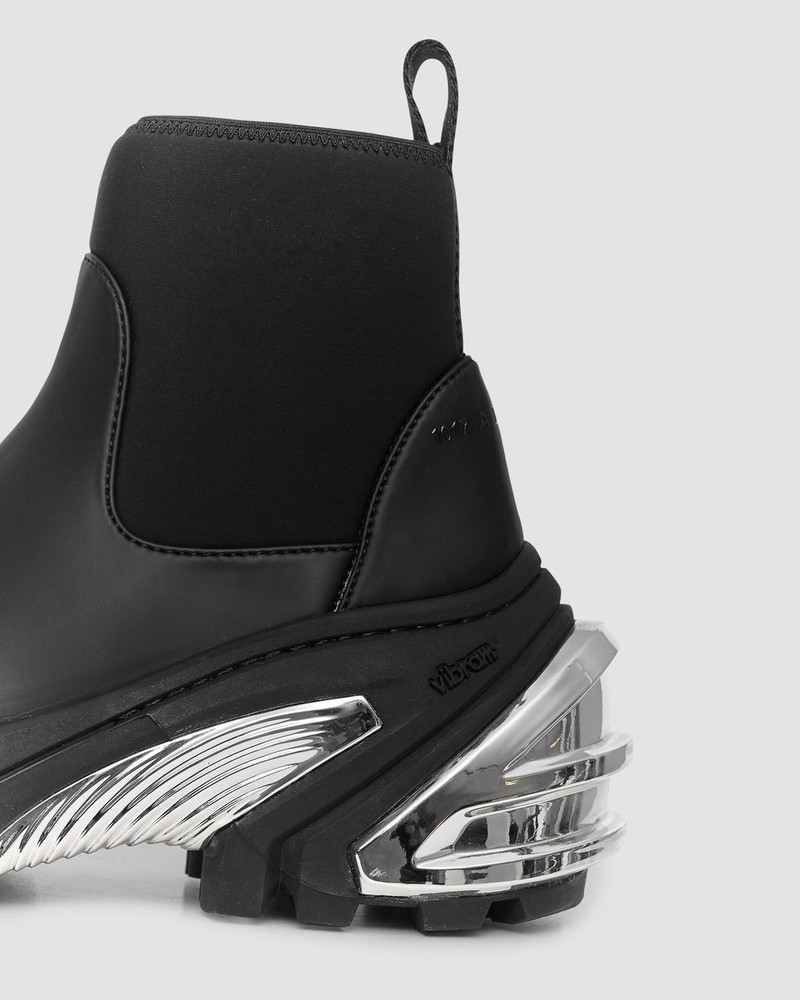 MID BOOT WITH VIBRAM SOLE 7