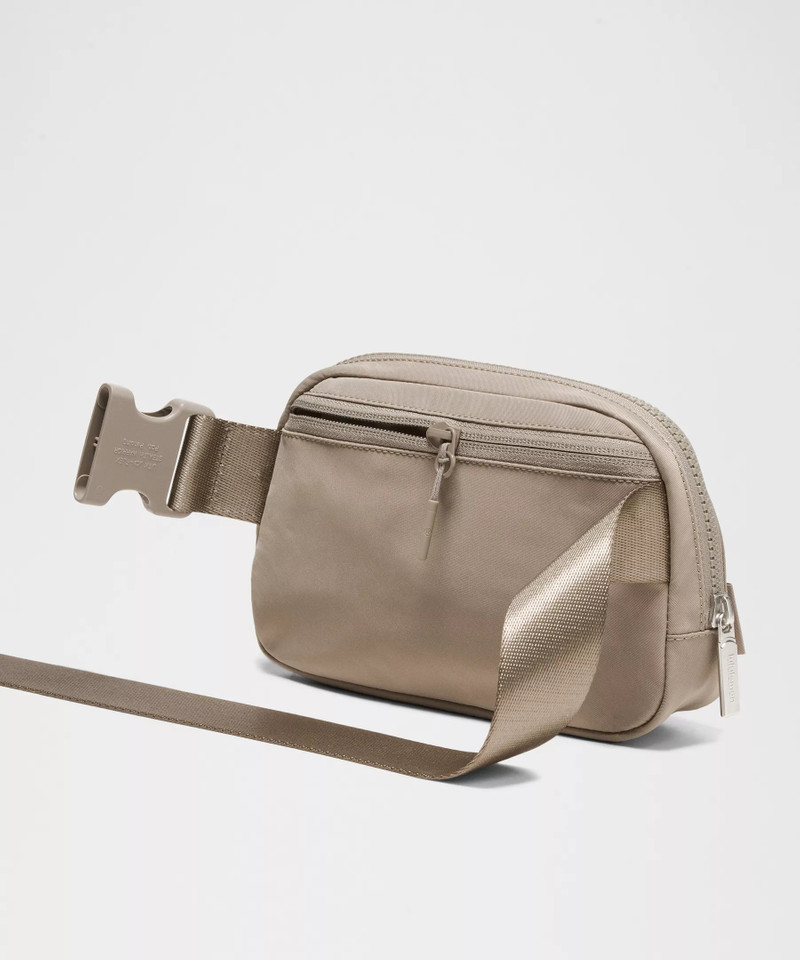 Everywhere Belt Bag with Long Strap 1L 4