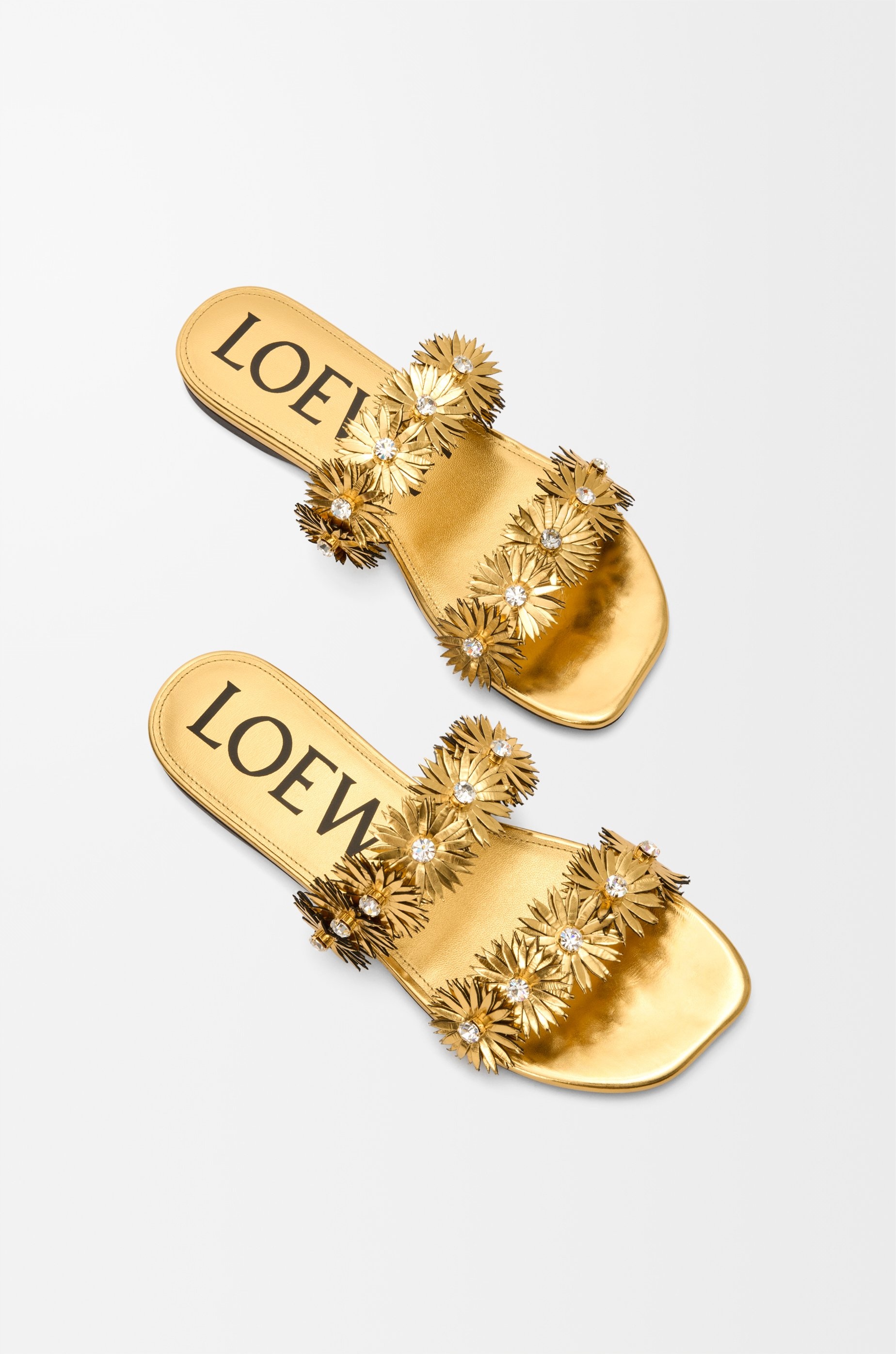 Petal Flower sandal in calfskin and crystals - 4