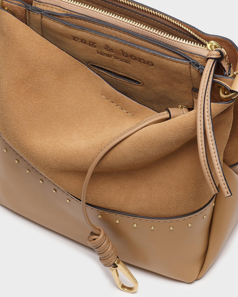 Passenger Crossbody 2.0 - Suede
Large Crossbody Bag 4