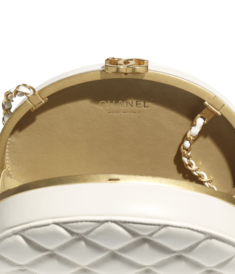 CHANEL Box bag outlook