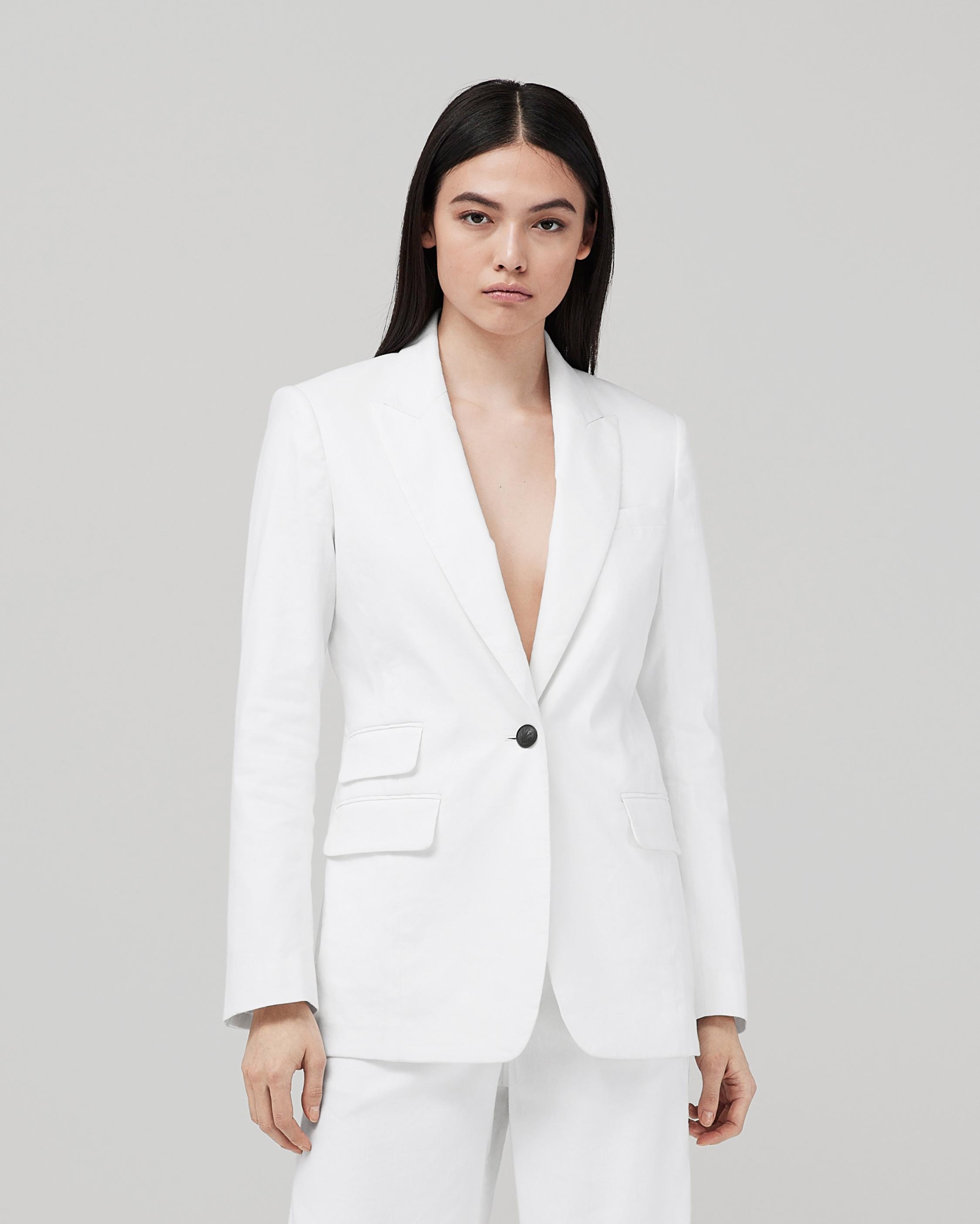 Foster Linen Blazer
Classic Fit Blazer - 7