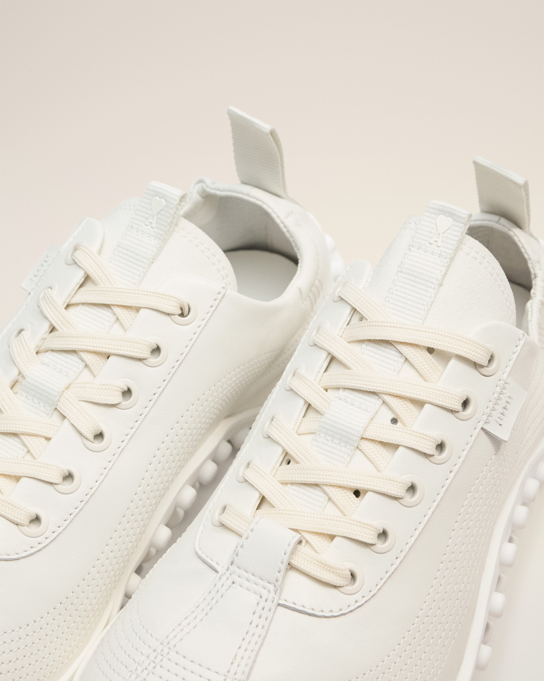 WHITE SMOOTH LEATHER LOW TOP MIRAGE SNEAKERS - 5