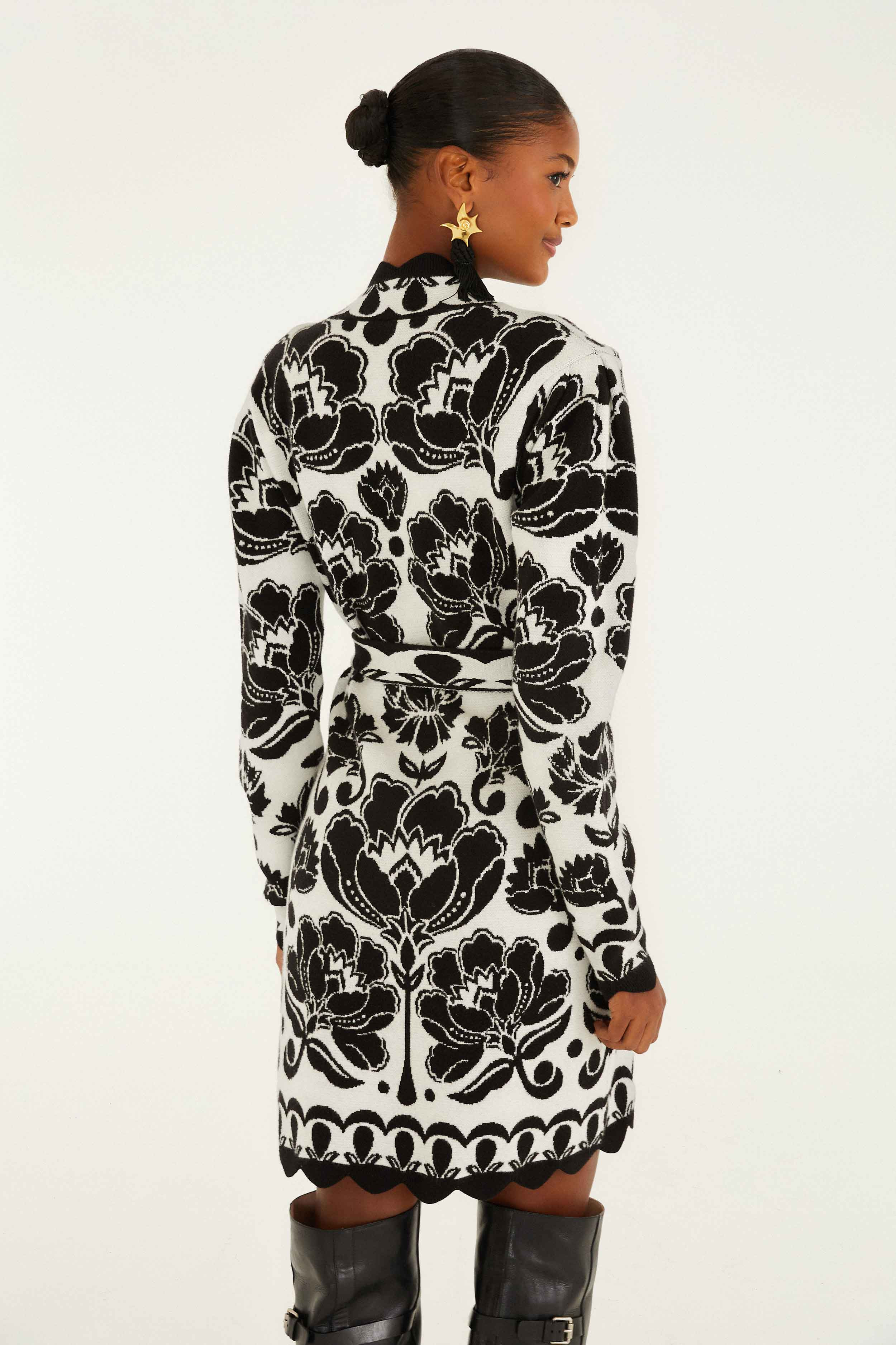 Black & White Floral Arabesque Knit Wrap Dress - 4