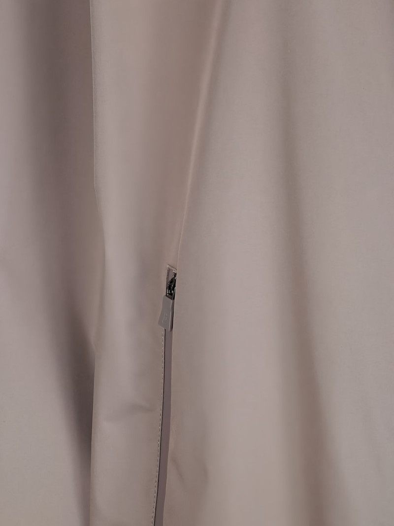 concealed-fastening pleated coat 3
