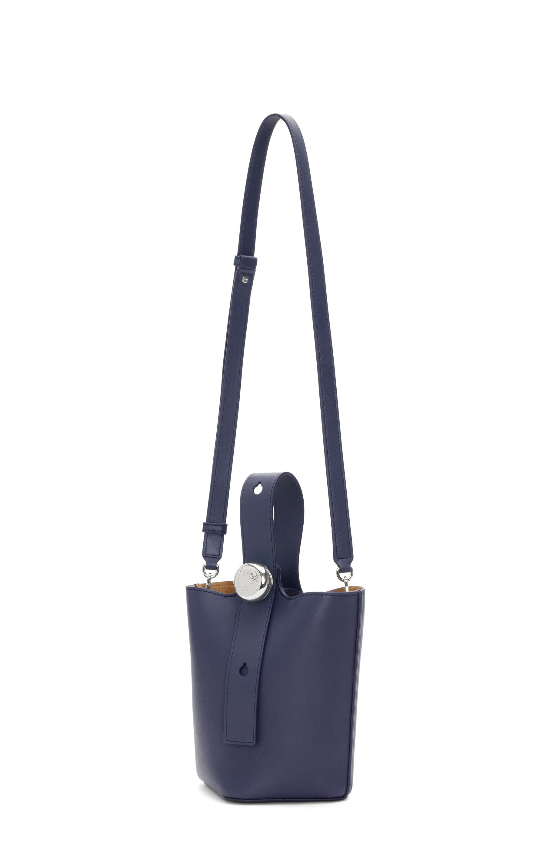 Mini Pebble Bucket bag in mellow calfskin - 4