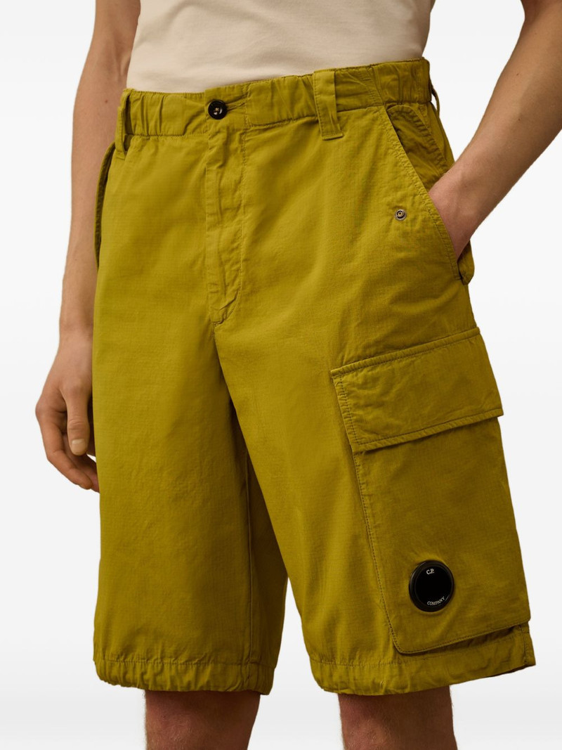 Lens-detail cargo shorts 6