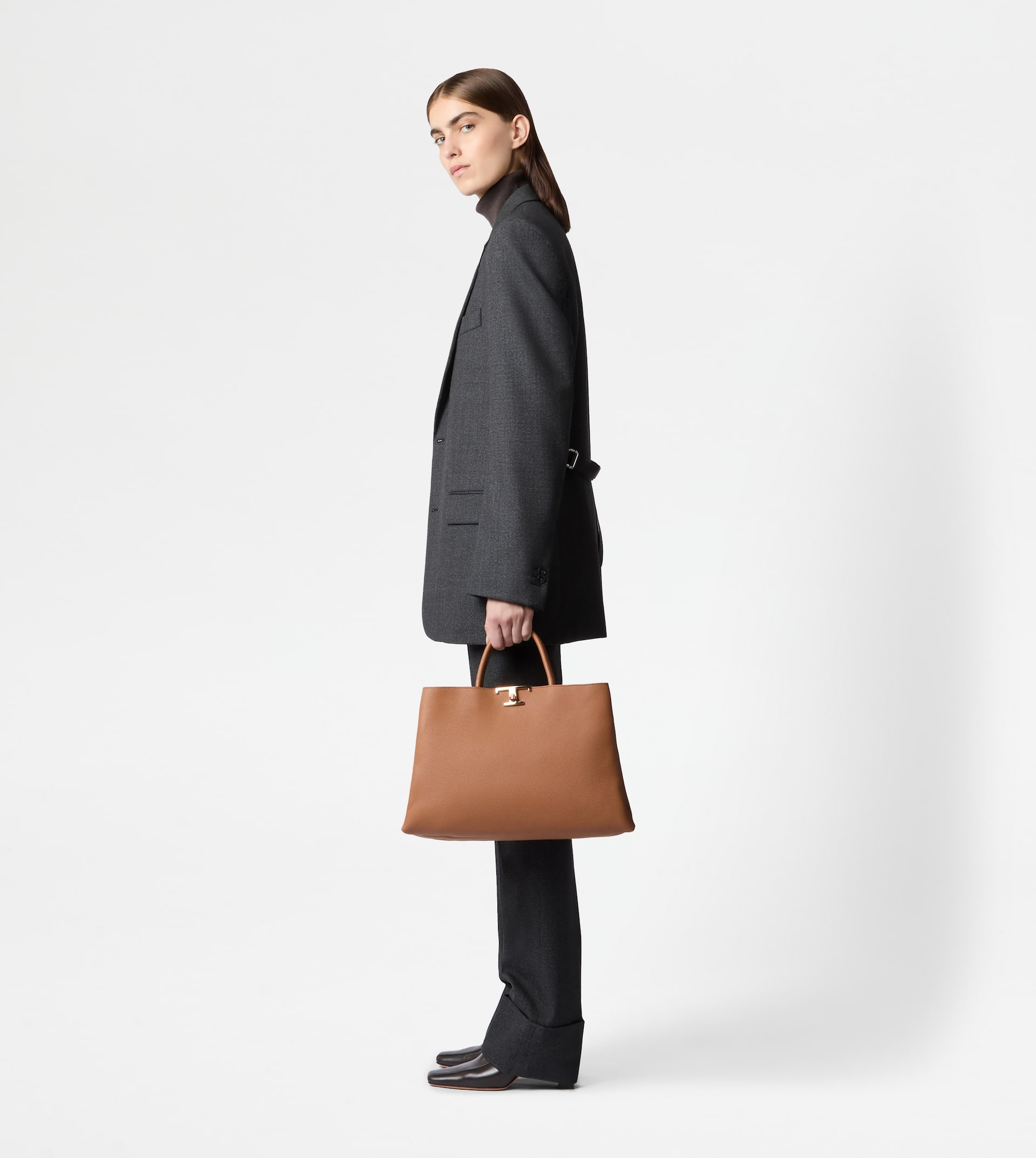 T TIMELESS SHOPPING BAG IN LEATHER MEDIUM - BROWN - 7