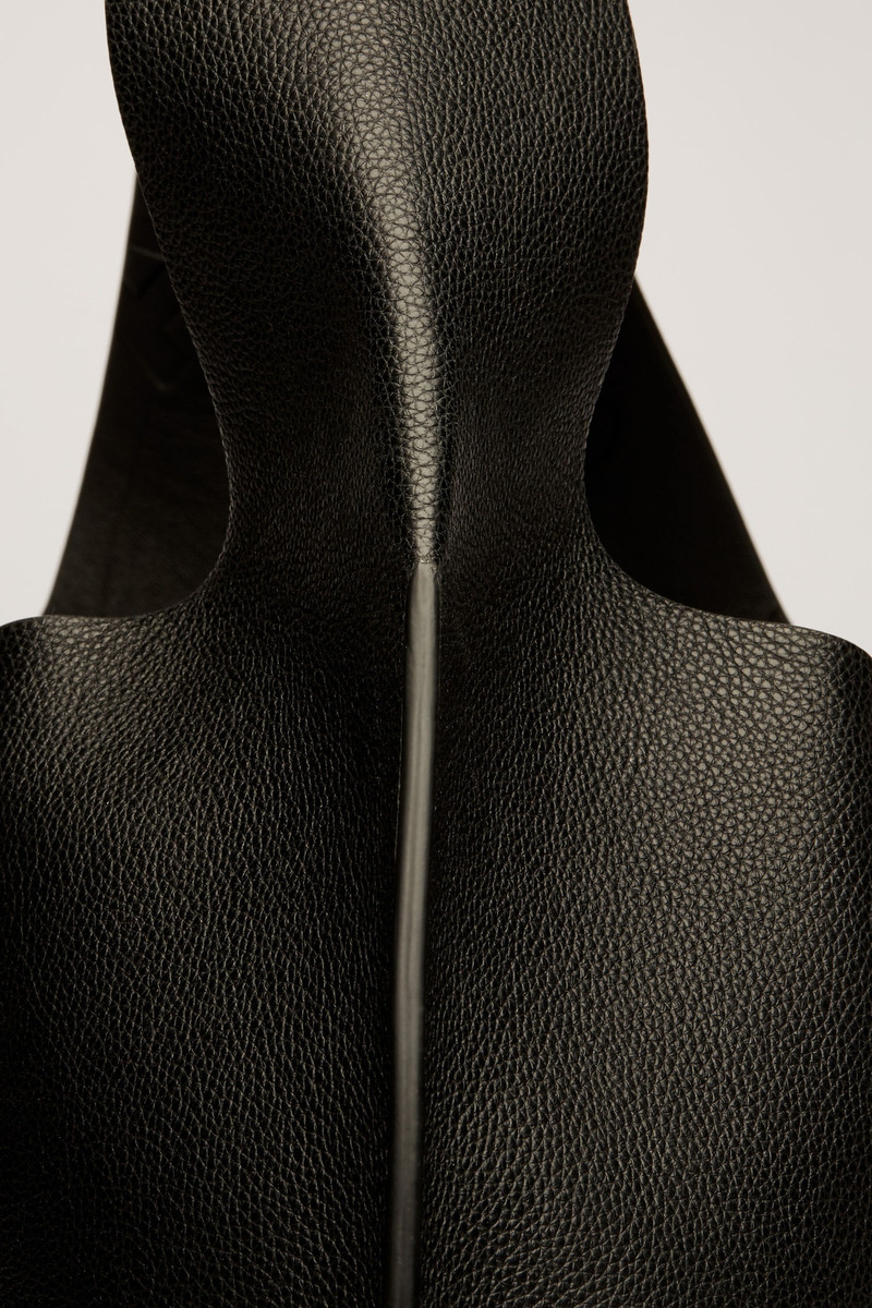 Grain leather tote bag black 3