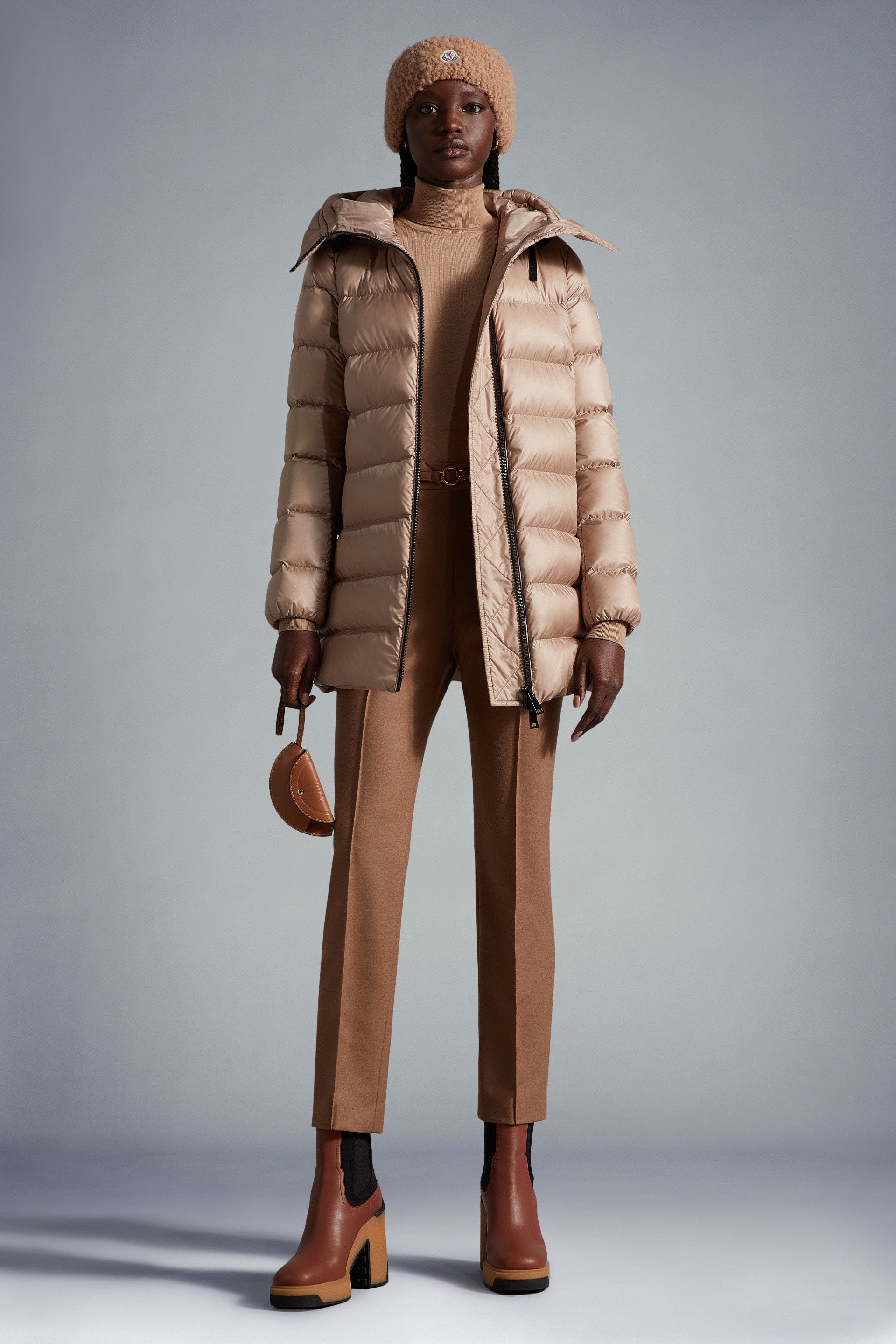 MONCLER **Suyen** 【税関込】 *スイエン* ベージュピンク MONCLER モンクレール SUYEN スイエン ダウンジャケット