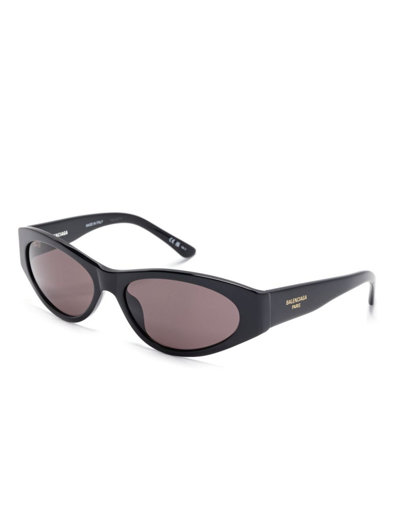 BALENCIAGA cat-eye sunglasses outlook