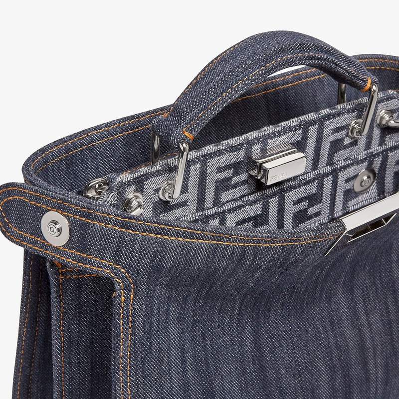 FENDI Peekaboo ISeeU Mini outlook