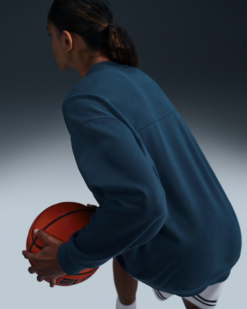 Nike Nike Swoosh Fly Women's Dri-FIT Oversized French Terry Basketball Sweatshirt outlook