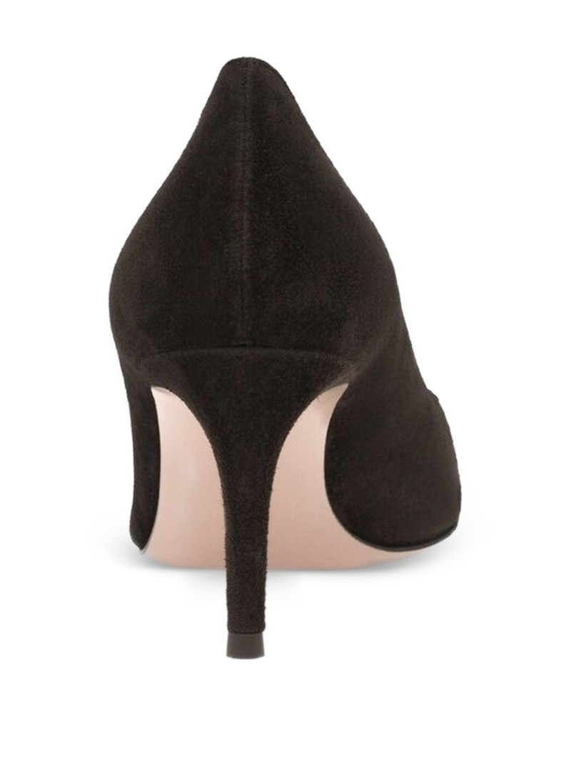 pointed pumps 3